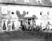 Boys starting for Brancaster, Sedgeford Hall Original caption: Boys starting for Brancaster