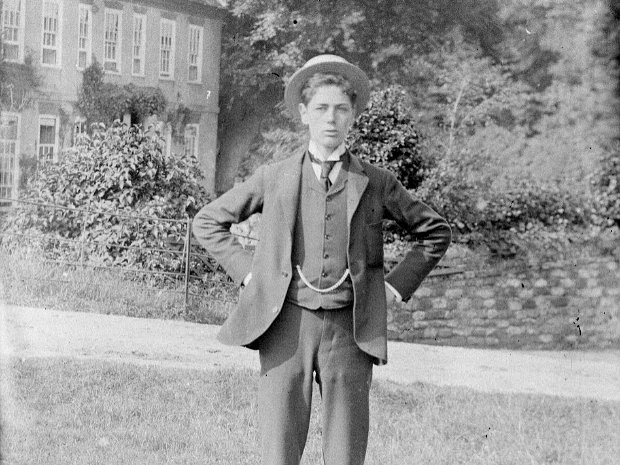Pictures involving members of the Hunt family I have tried to sort these pictures in order of age. Some pictures are dated but most are not.