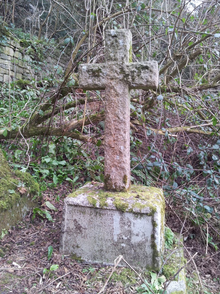 Headstone of Reginald and Cicely Selwyn Headstone of Reginald and Cicely Selwyn